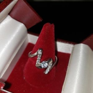 Jewelscent sz 9 faux diamond embellishments